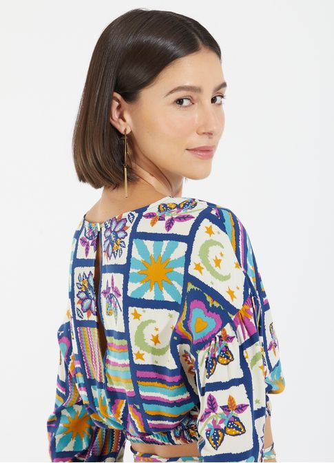 Cropped manga ampla estampado cantiga