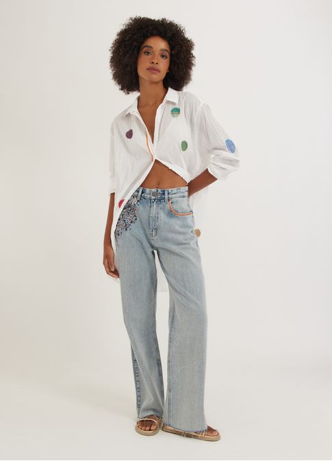 Calça jeans reta bordado mini trama jeans