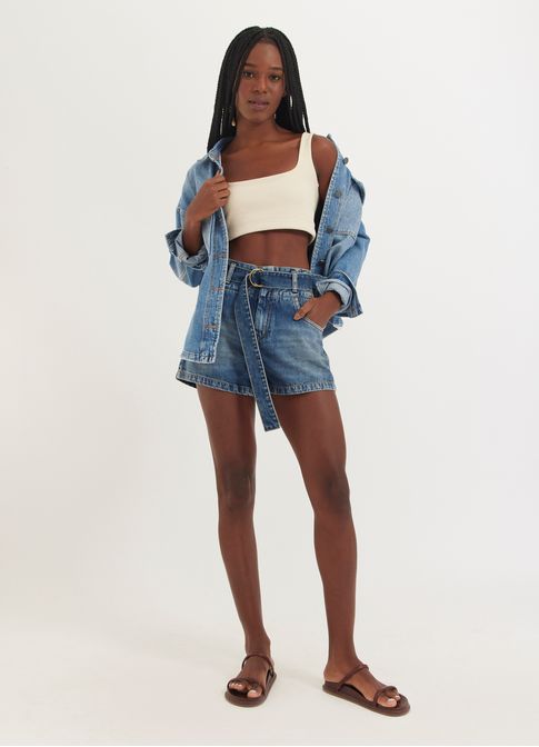 Short jeans cós largo com cinto jeans