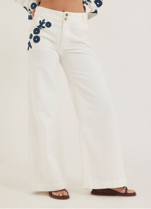 Calça sarja bordado flores off white