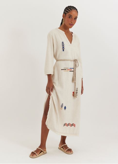 Vestido sarja bordado artesã areia