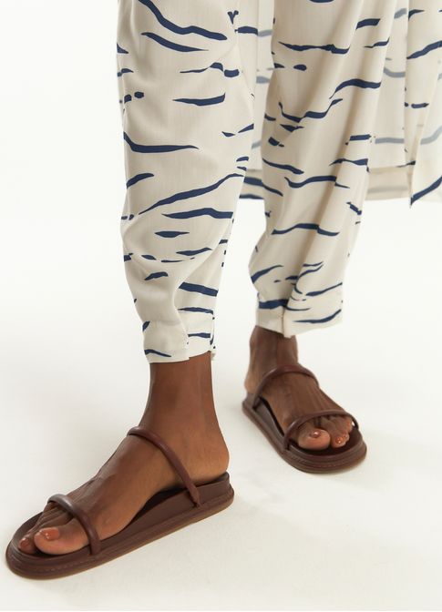 Calça estampada marolas