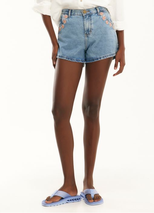 Short jeans bordado lagostinha jeans