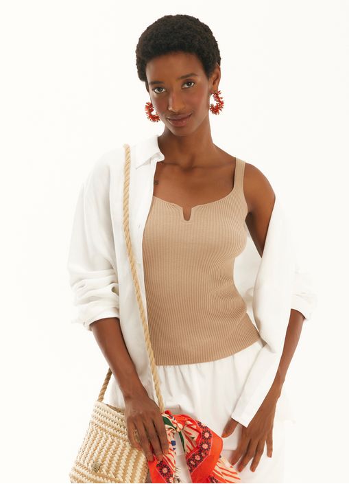 Blusa canelada decote caqui