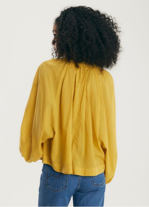 Bata voil franzido amarelo