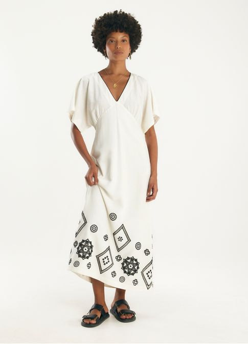 Vestido linho bordado vitral
