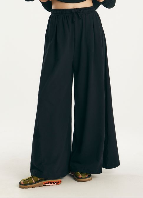 Calça ampla moletinho preto