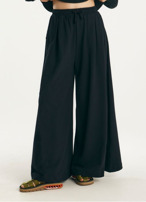 Calça ampla moletinho preto