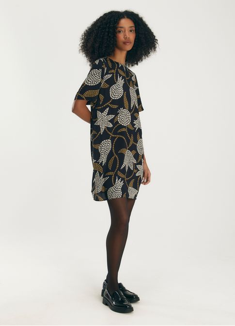Vestido t-shirt dress estampado romãnzeira