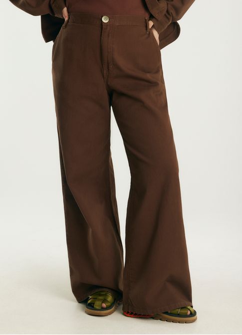 Calça sarja wide leg color marrom