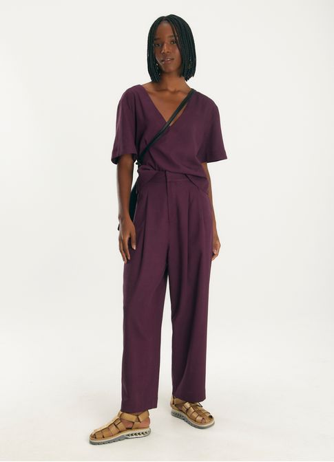 Calça alfaiataria linho leve roxo