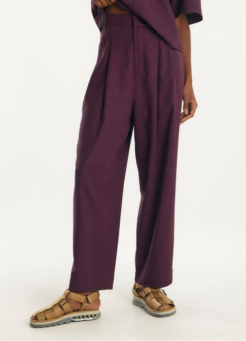 Calça alfaiataria linho leve roxo