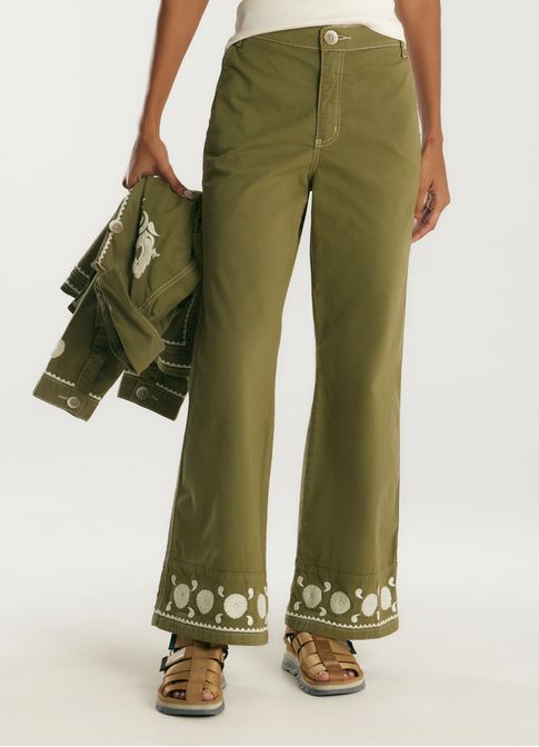 Calça sarja bordado gracia verde