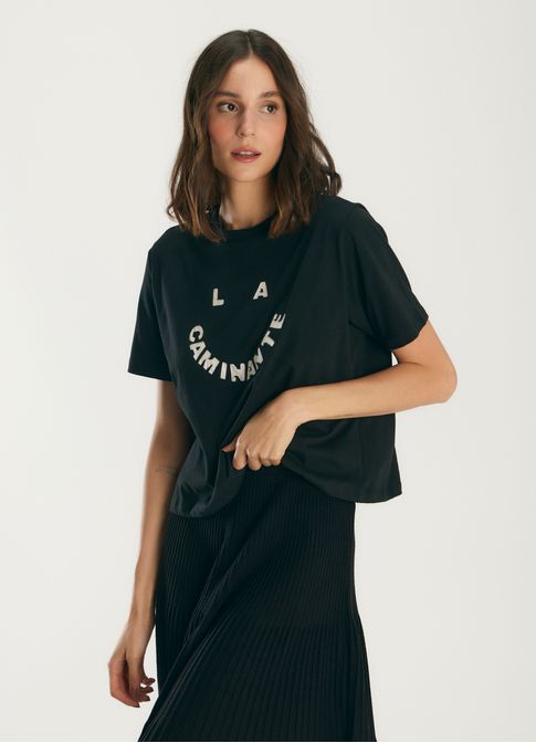 T-shirt box la caminante bordada preto