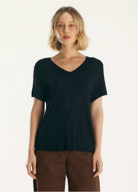 Blusa viscose gola v preto