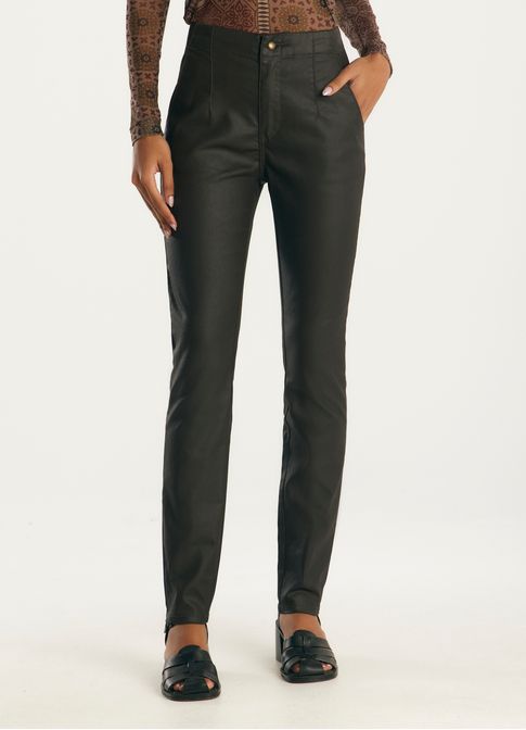 Calça sarja skinny resinada marrom