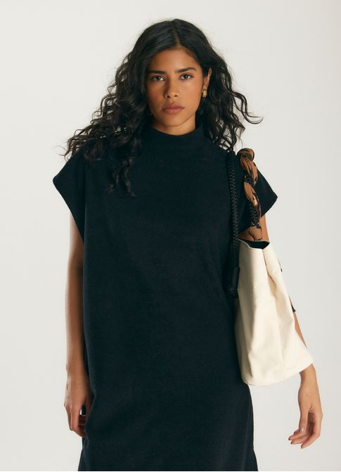 Vestido malha bouclé gola alta preto