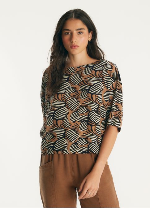 Blusa estampada escamas