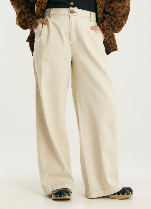 Calça sarja wide leg alfaiataria linho off white