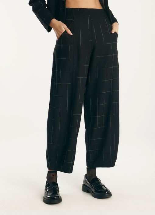 Calça barrel alfaiataria xadrez modern