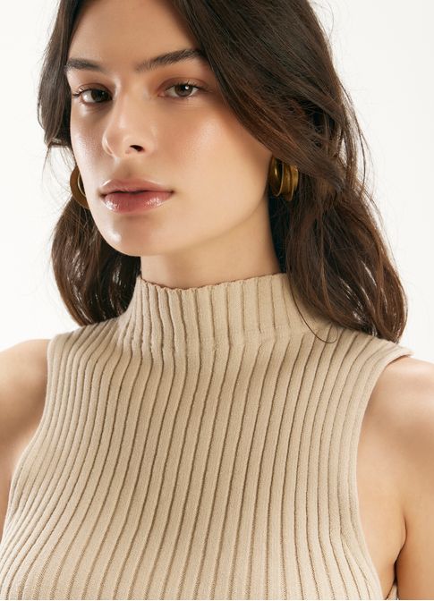 Blusa canelada golinha tricô areia