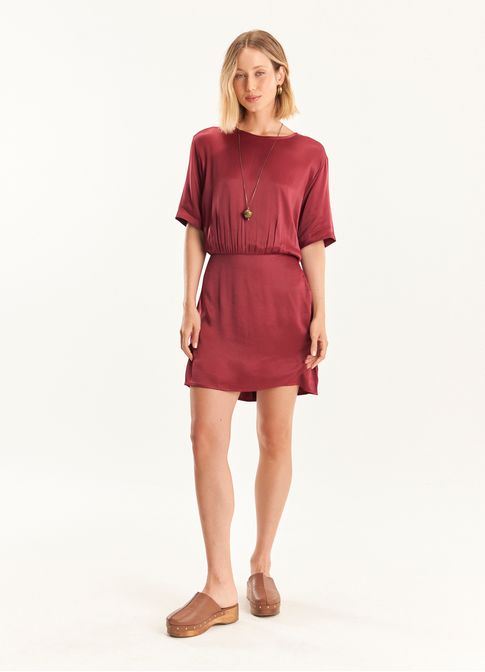 Vestido curto viscose acetinada vermelho