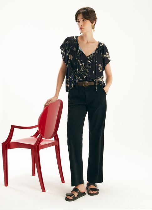 Calça sarja reta ultra comfort preto