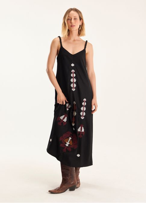 Vestido linho bordado new folk preto