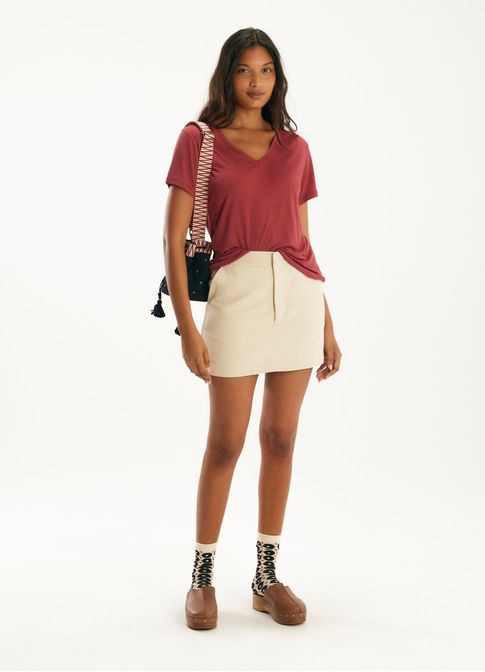 Blusa básica viscose gola v vermelho