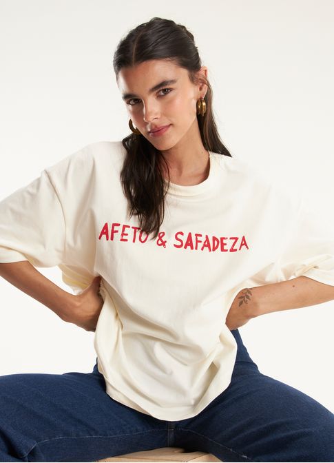 T-shirt maxi afeto e safadeza off white