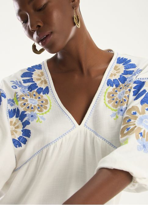 Vestido sarja bordado floral off white