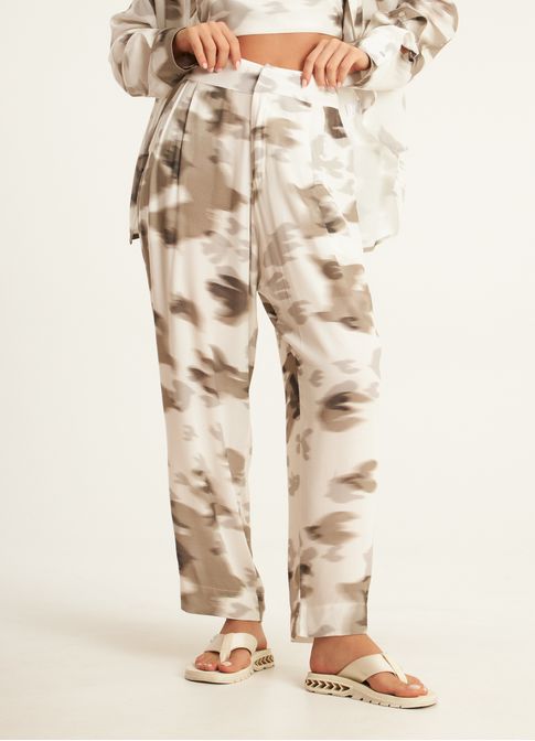 Calça estampada voa