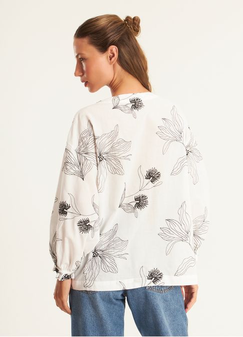 Blusa amarração voil bordado floral line
