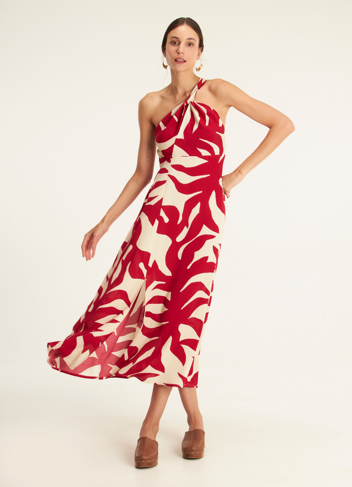 Vestido um ombro est labareda