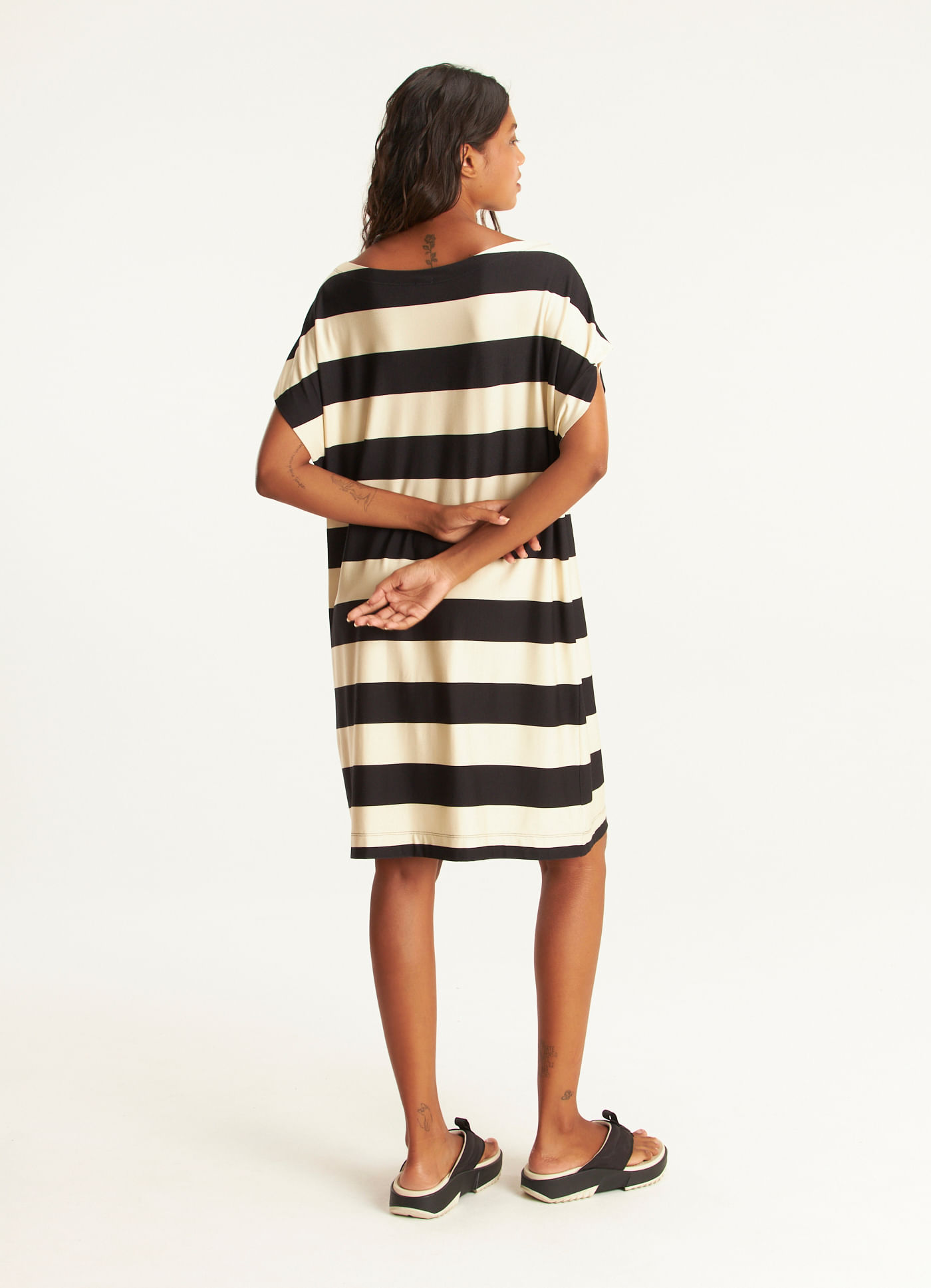 Vestido curto bateau listras