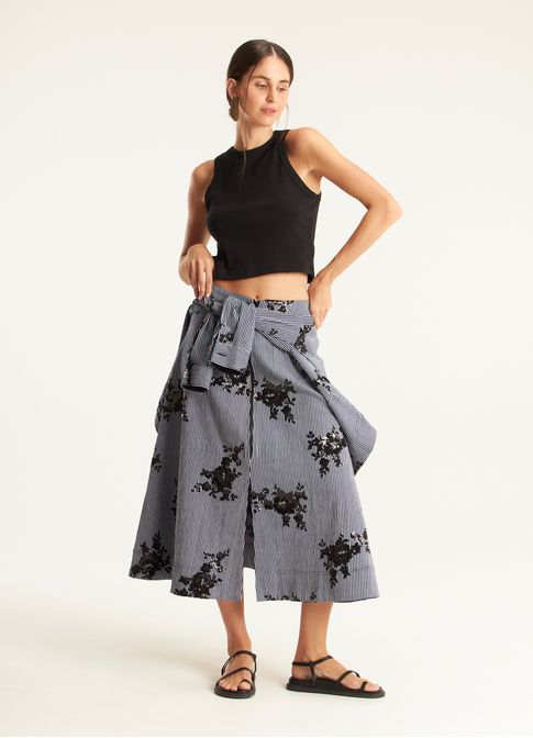 Saia listra bordado floral paete