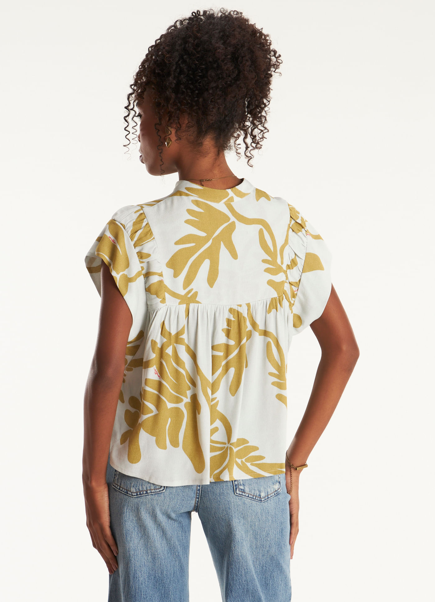 Blusa estampada flutuante