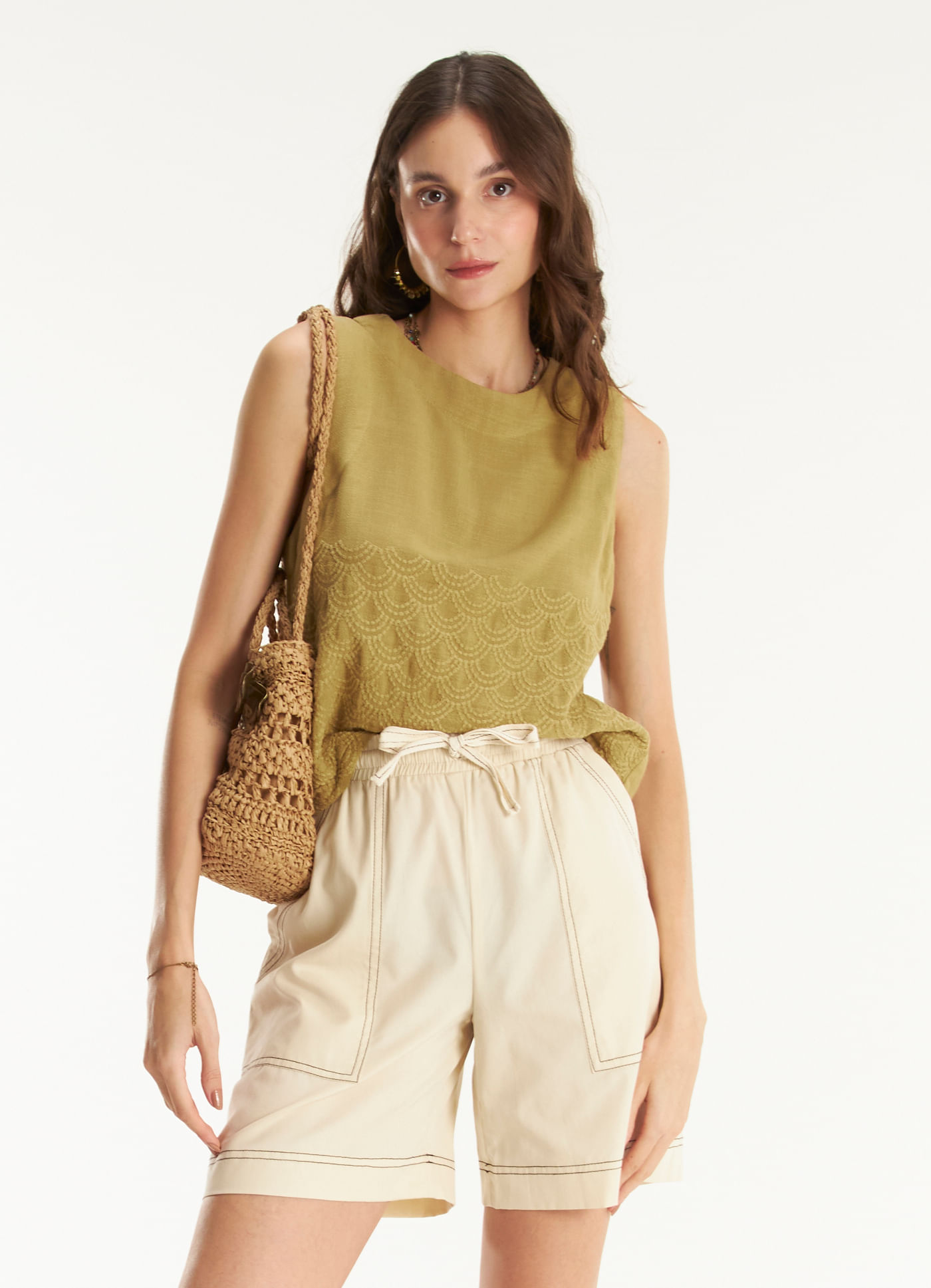 Regata shell linho bordado dunas verde escuro