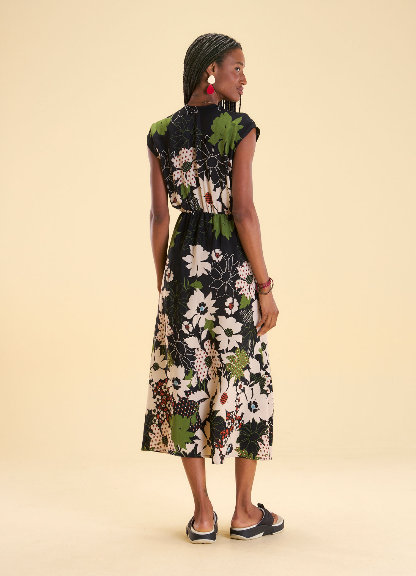 Vestido midi acinturado estampado romântica