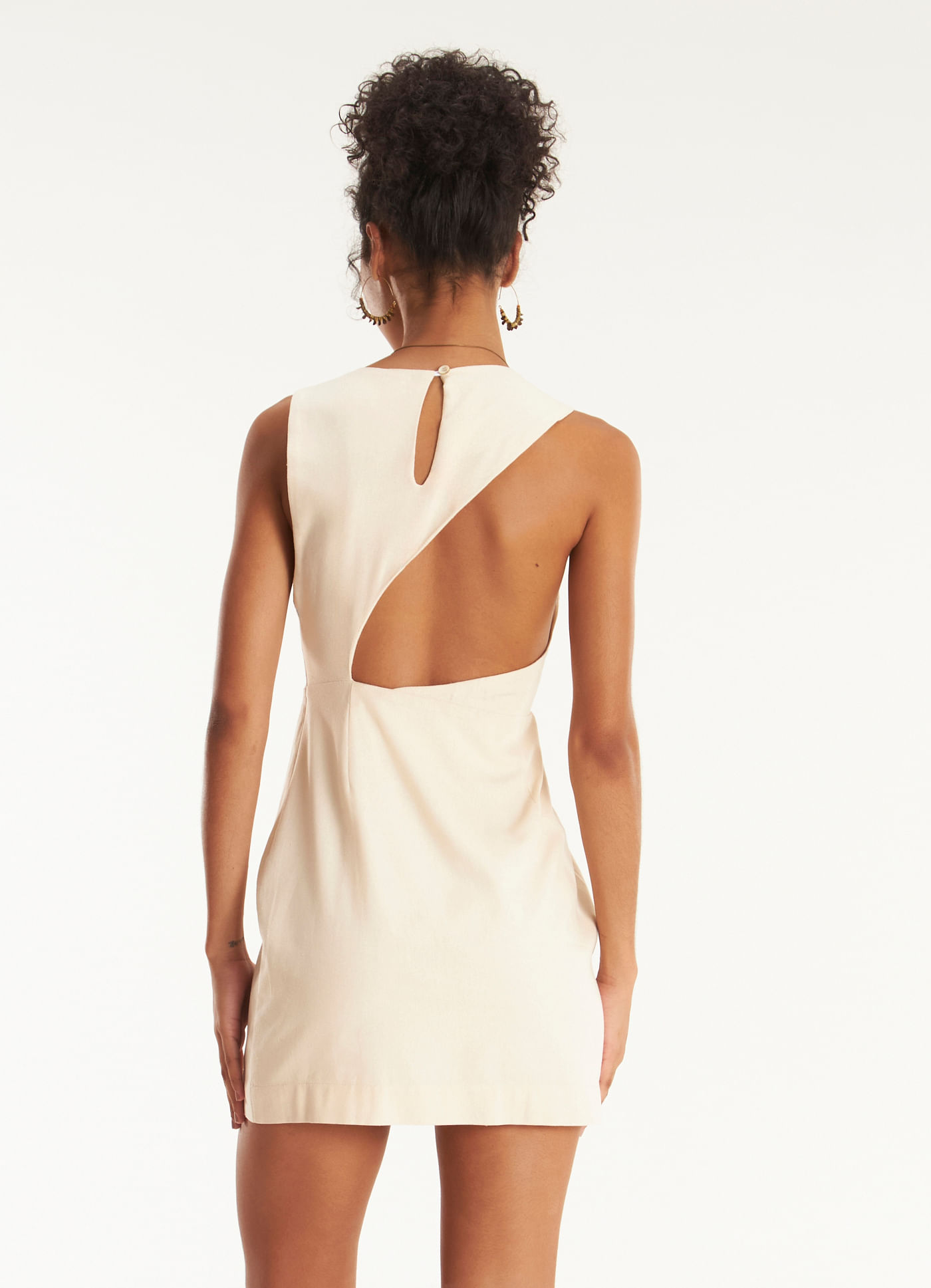 Vestido curto linho ciclos areia