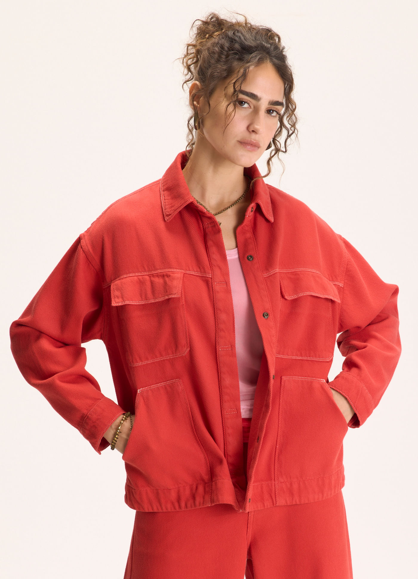 Jaqueta sarja nervuras cotele vermelho