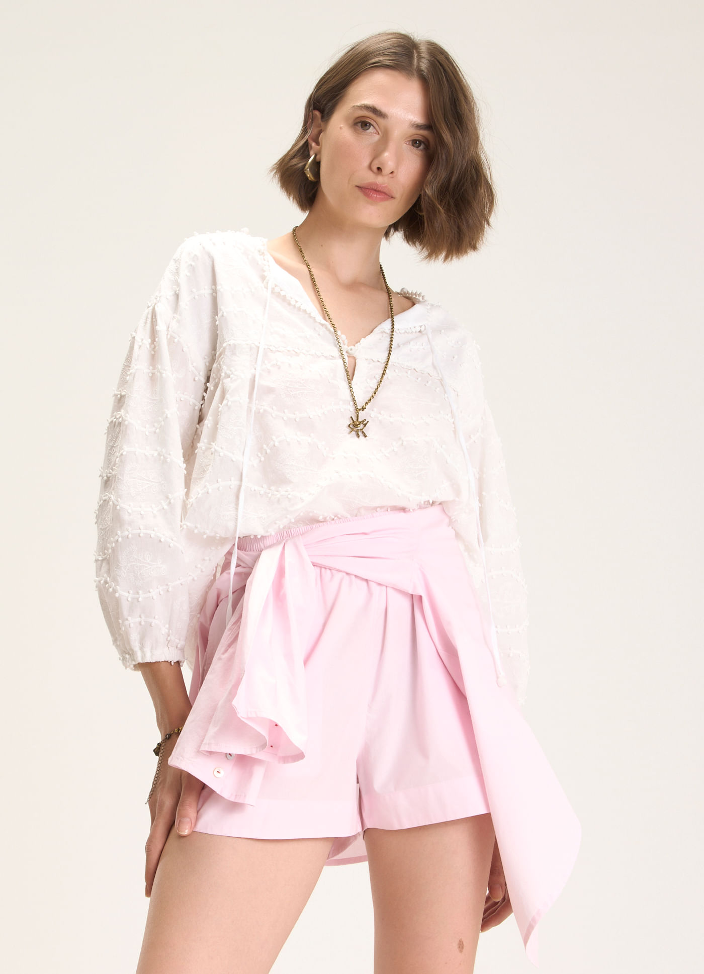 Bata voil bordado relevo branco