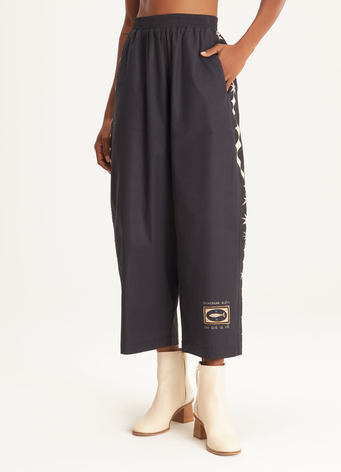 Calça estampada mistério