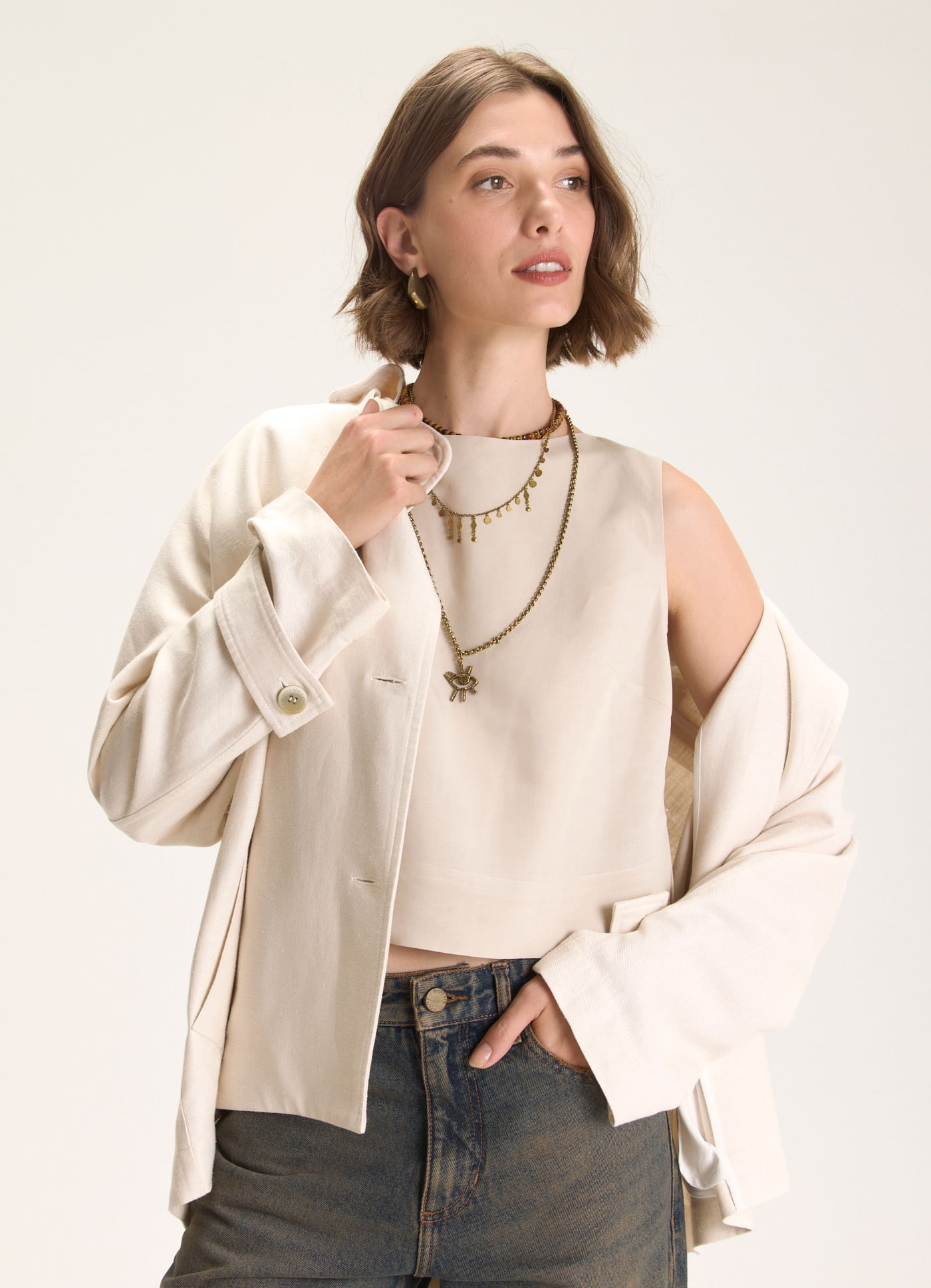 Regata shell linho alfaiataria olhar areia