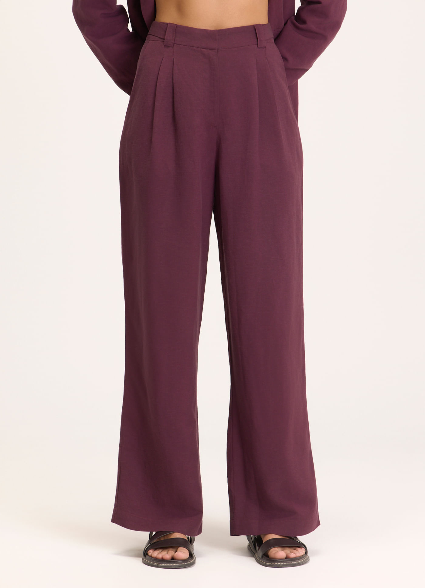 Calça linho alfaiataria olhar roxo