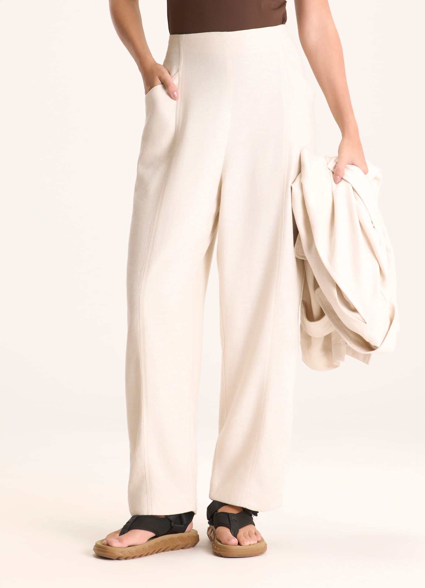 Calca barrel linho textura off white