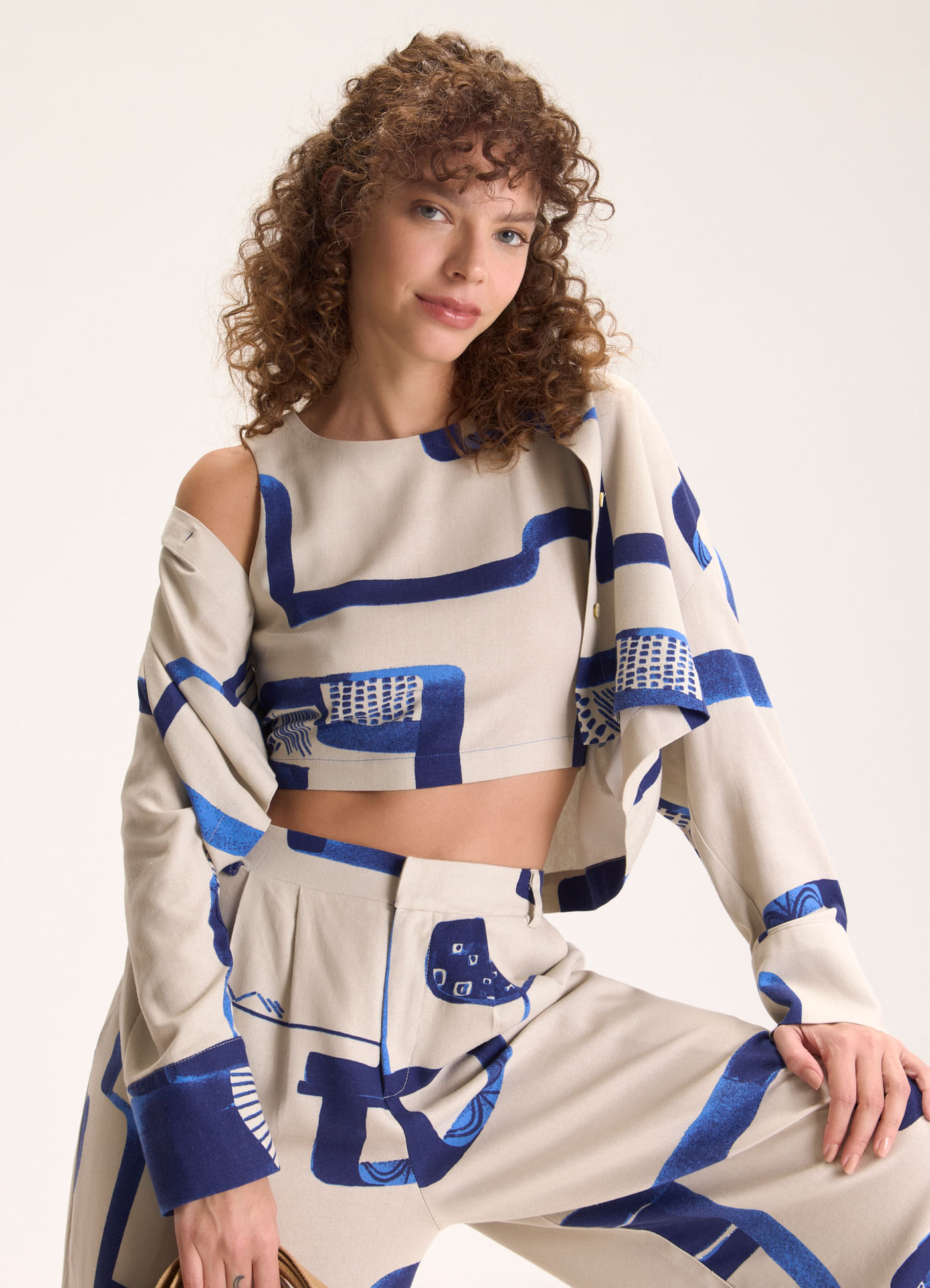 Blusa estampada quebra cabeça