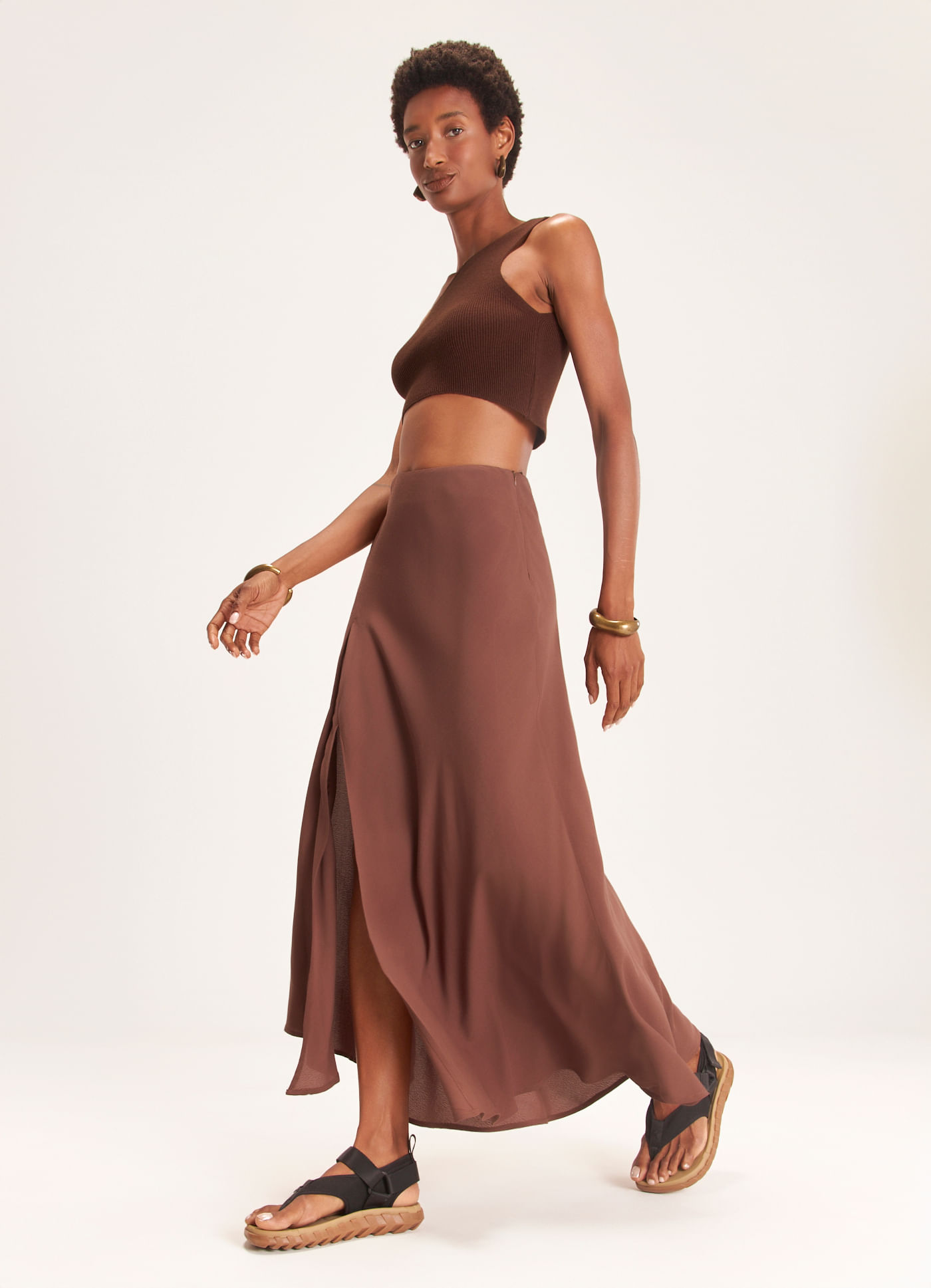 Saia crepe leve marrom