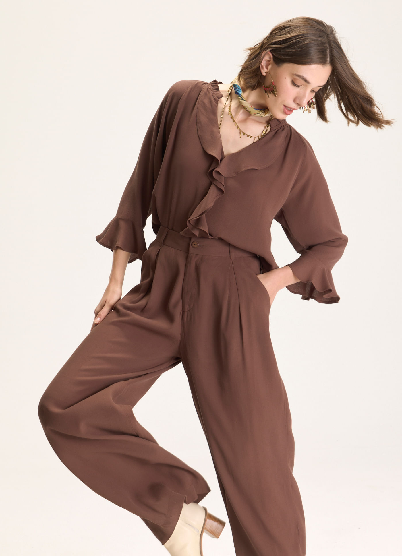 Bata crepe leve marrom