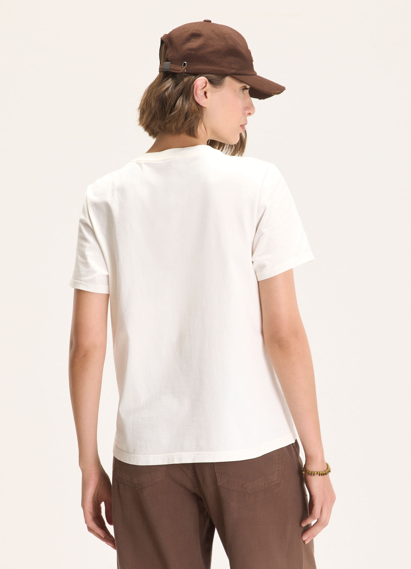 T-shirt classic bordada galope off white